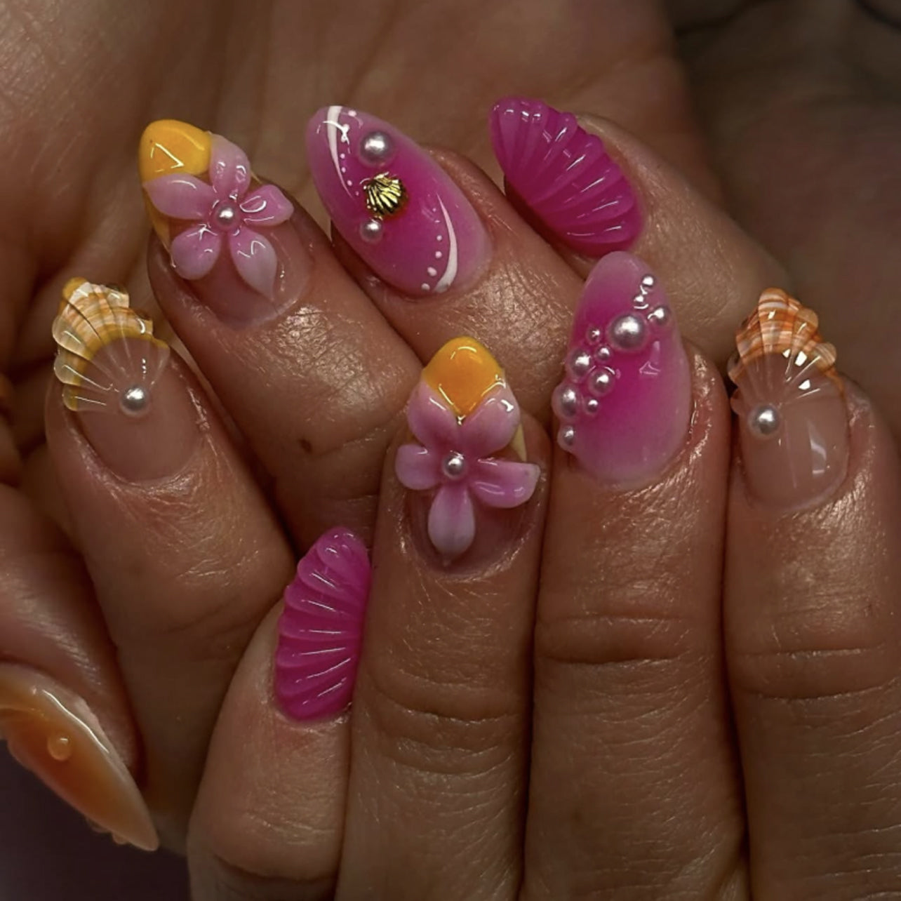 Pink Gingham Daisy Nails